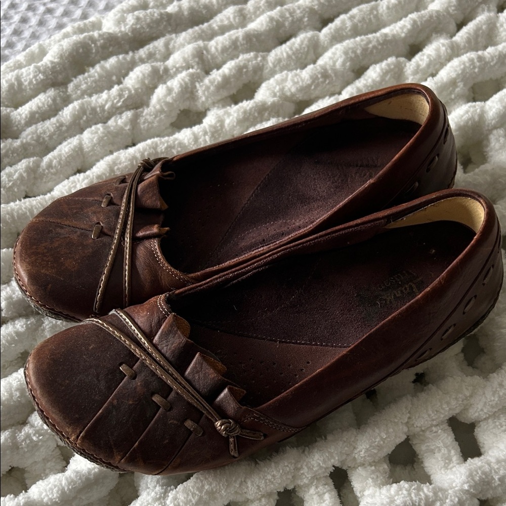 Clarks Dark Brown Leather flats.